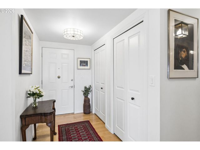 2211 Sw 1ST Ave 802, Portland, OR 97201