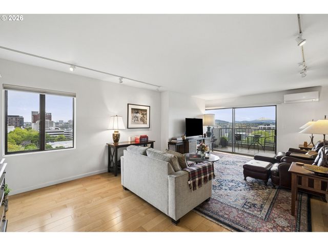 2211 Sw 1ST Ave 802, Portland, OR 97201