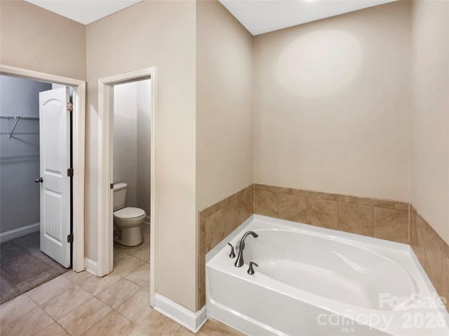 9428 Carneros Creek Road, Charlotte, NC 28214