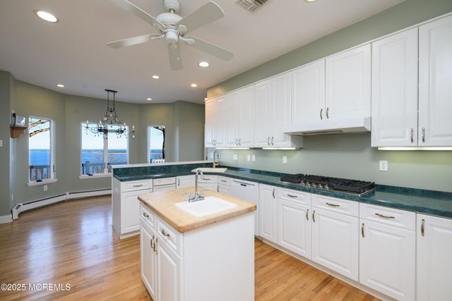 4 Hillside Road, Atlantic Highlands, NJ 07716