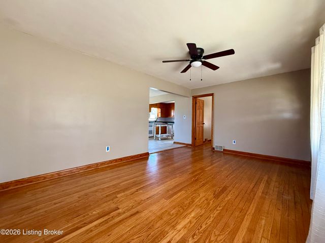 5413 Bungalow Dr, Louisville, KY 40258