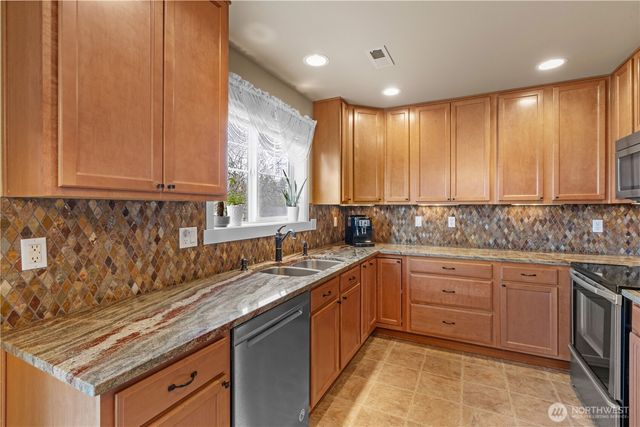 1375 Foreman Road, Dupont, WA 98327