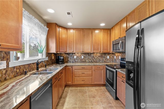 1375 Foreman Road, Dupont, WA 98327