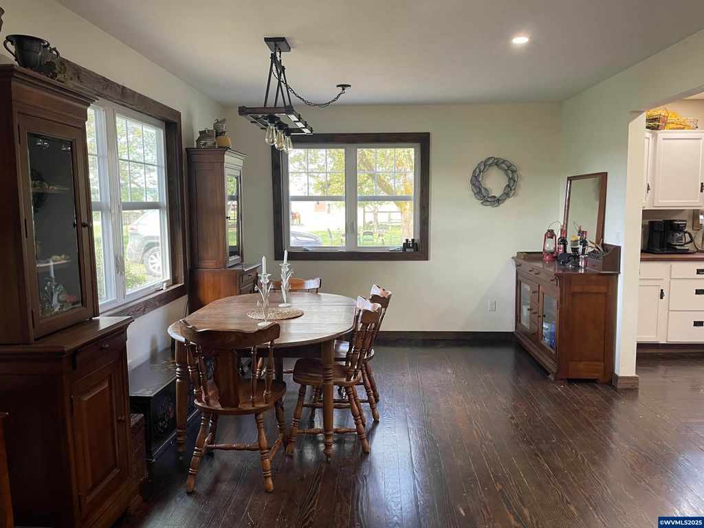 Image 10 of property listing at 24291 SW Rogers Rd, Sheridan, OR 97378