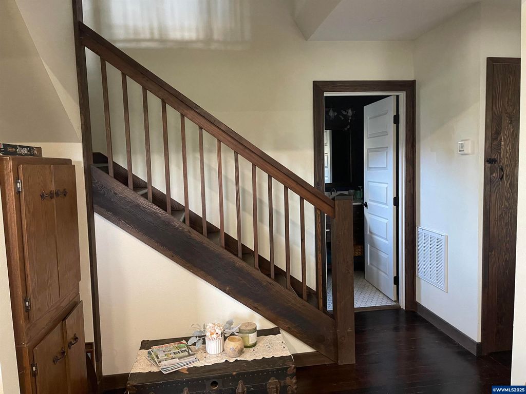 Image 12 of property listing at 24291 SW Rogers Rd, Sheridan, OR 97378