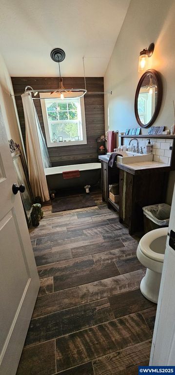 Image 15 of property listing at 24291 SW Rogers Rd, Sheridan, OR 97378