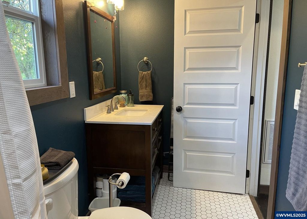 Image 18 of property listing at 24291 SW Rogers Rd, Sheridan, OR 97378