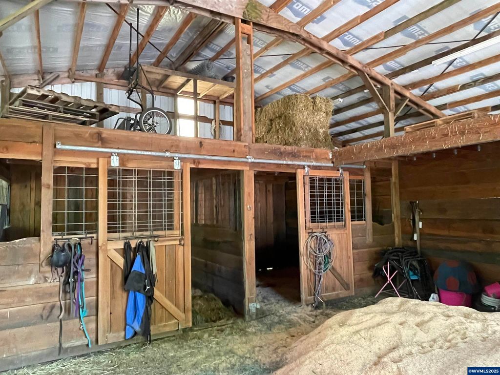 Image 24 of property listing at 24291 SW Rogers Rd, Sheridan, OR 97378