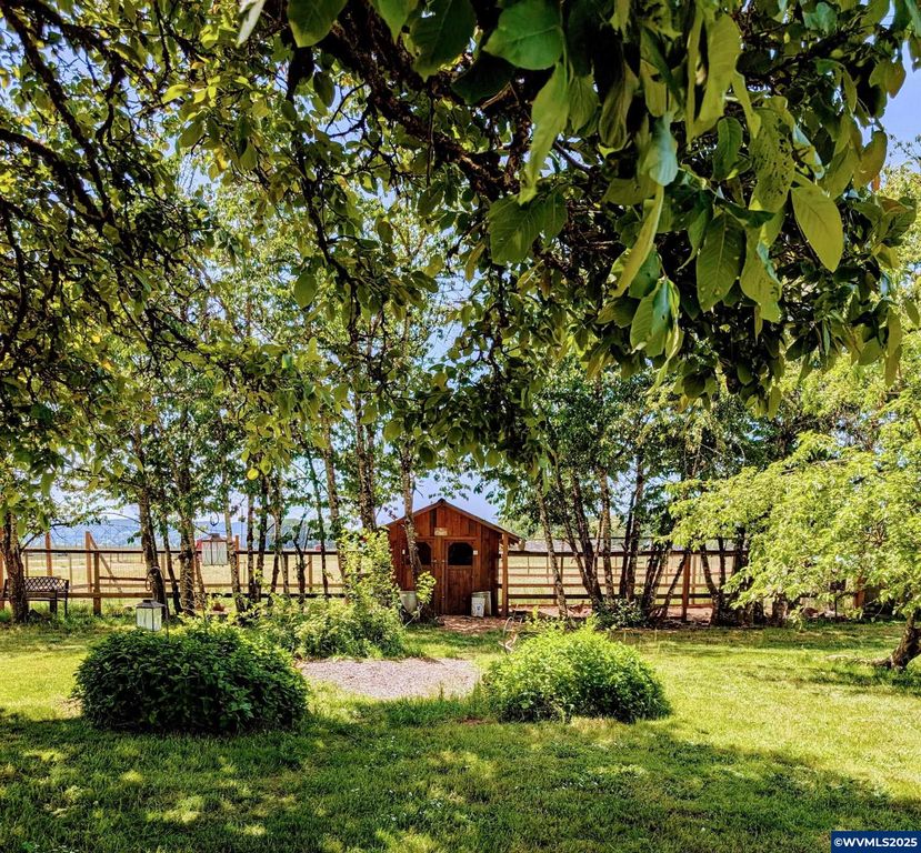 Image 36 of property listing at 24291 SW Rogers Rd, Sheridan, OR 97378