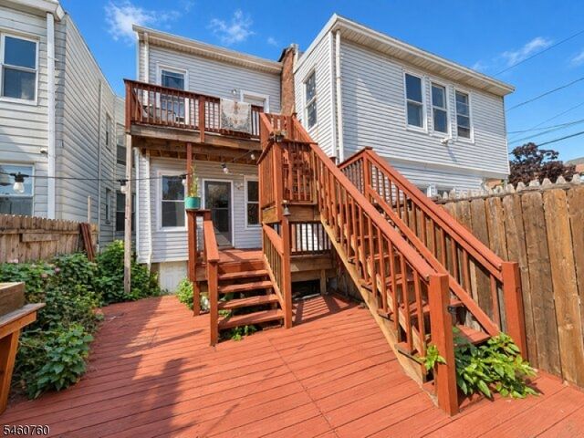 653 4th Ave, Elizabeth City, NJ 07202