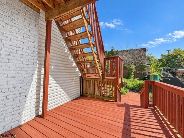 653 4th Ave, Elizabeth City, NJ 07202