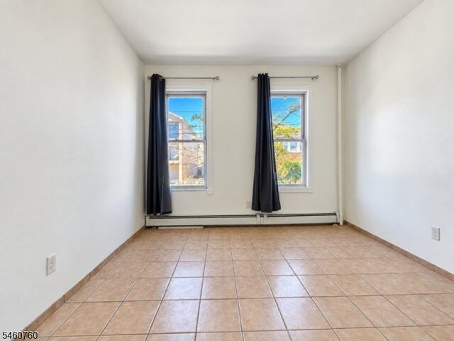 653 4th Ave, Elizabeth City, NJ 07202