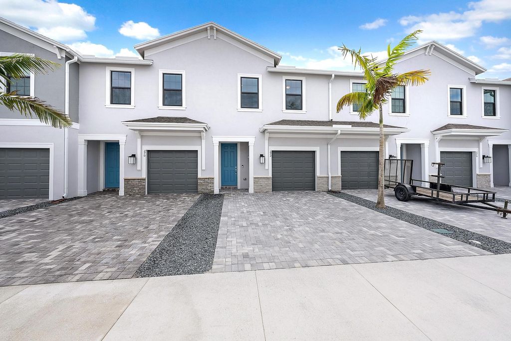 272 SW Sally Way, Stuart, FL 34997