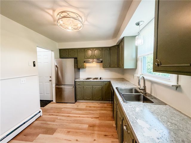 133 Grove Ave Extension, Auburn, NY 13021