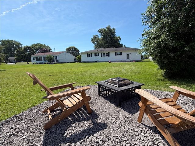 133 Grove Ave Extension, Auburn, NY 13021