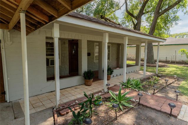 417 Hardy Street, Clute, TX 77531