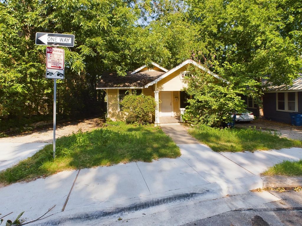 2818 Salado ST, Austin, TX 78705