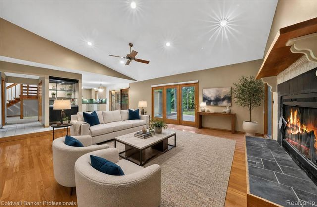 7500 Watford Drive, West Bloomfield Charter Township, MI 48322