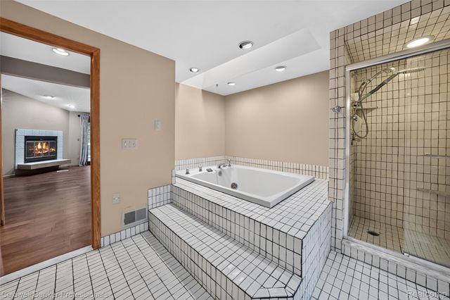 7500 Watford Drive, West Bloomfield Charter Township, MI 48322