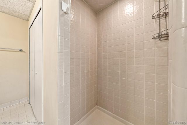 7500 Watford Drive, West Bloomfield Charter Township, MI 48322