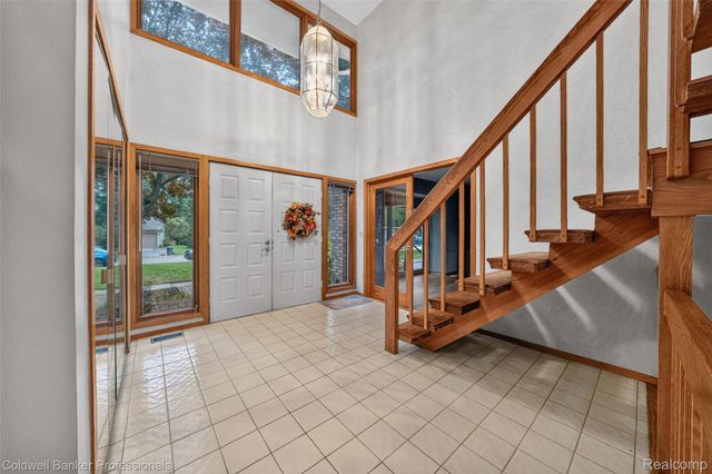 7500 Watford Drive, West Bloomfield Charter Township, MI 48322
