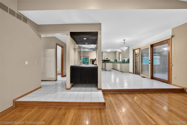 7500 Watford Drive, West Bloomfield Charter Township, MI 48322