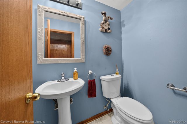 7500 Watford Drive, West Bloomfield Charter Township, MI 48322