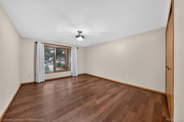 7500 Watford Drive, West Bloomfield Charter Township, MI 48322