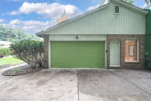 7500 Watford Drive, West Bloomfield Charter Township, MI 48322