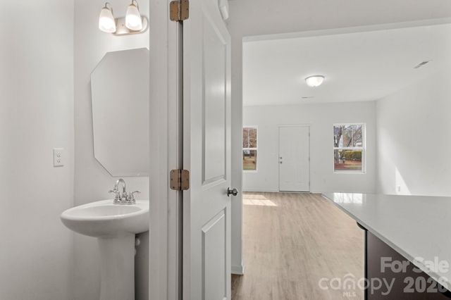 4511 Eaves Lane, Charlotte, NC 28215