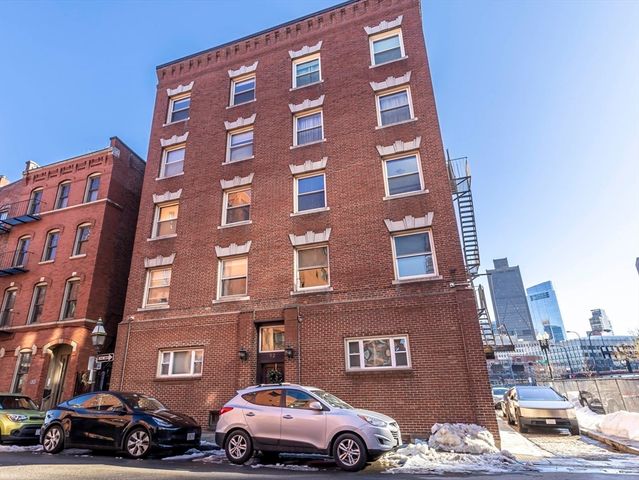 7 Stillman Pl 2, Boston, MA 02113