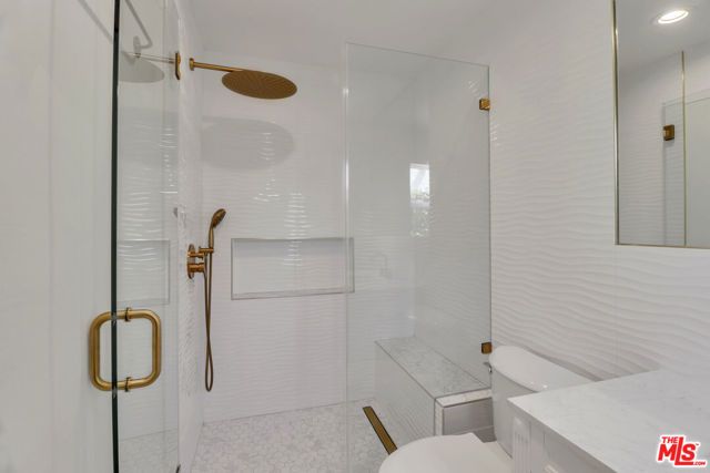 1105 S Alfred Street, Los Angeles, CA 90035