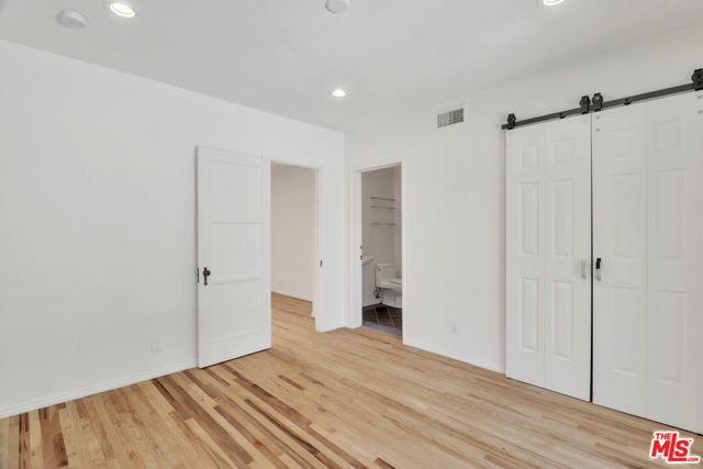 1105 S Alfred Street, Los Angeles, CA 90035