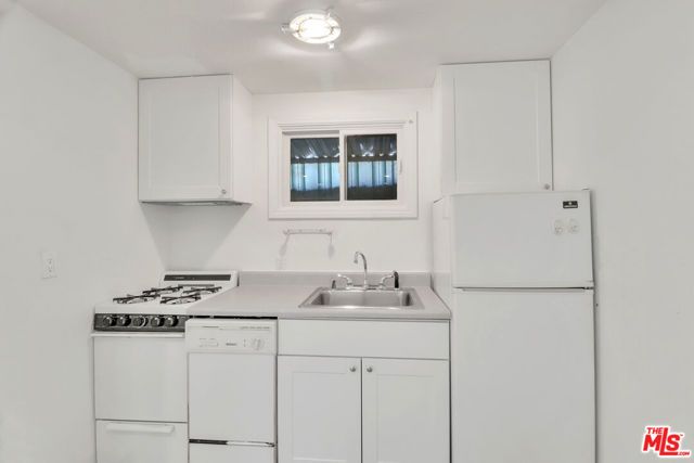 1105 S Alfred Street, Los Angeles, CA 90035