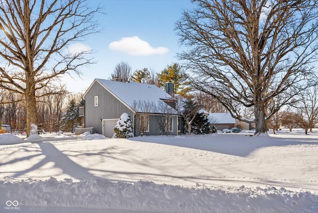 2020 S Oakwood Drive, New Palestine, IN 46163