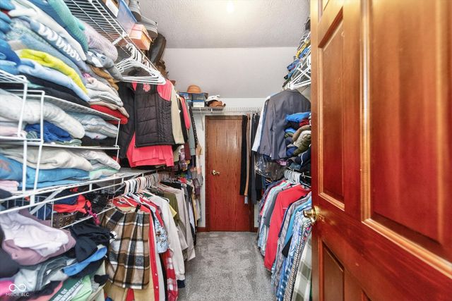 2020 S Oakwood Drive, New Palestine, IN 46163