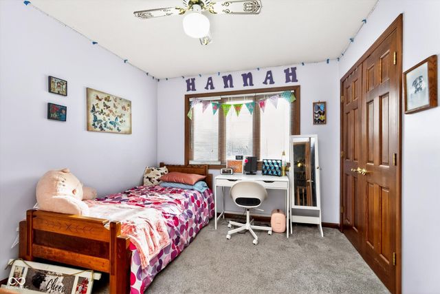 2020 S Oakwood Drive, New Palestine, IN 46163