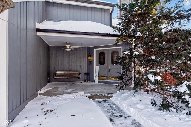 2020 S Oakwood Drive, New Palestine, IN 46163