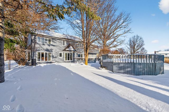 2020 S Oakwood Drive, New Palestine, IN 46163