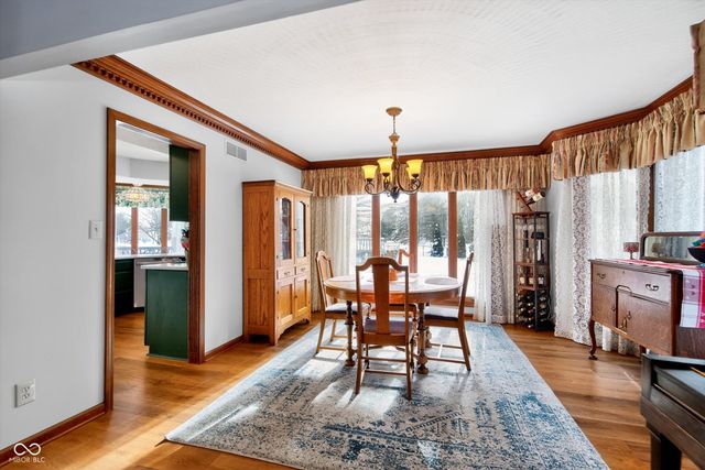 2020 S Oakwood Drive, New Palestine, IN 46163