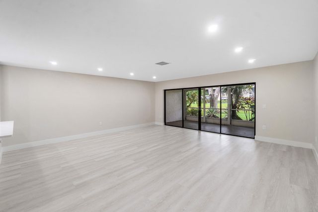 16 Stratford Drive E C, Boynton Beach, FL 33436