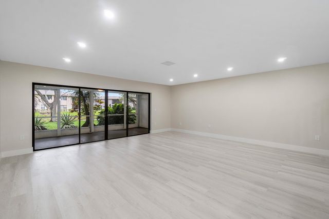 16 Stratford Drive E C, Boynton Beach, FL 33436