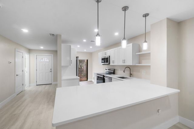 16 Stratford Drive E C, Boynton Beach, FL 33436