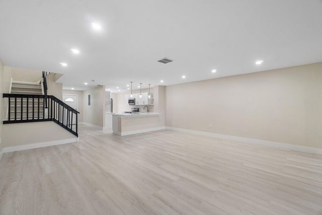 16 Stratford Drive E C, Boynton Beach, FL 33436
