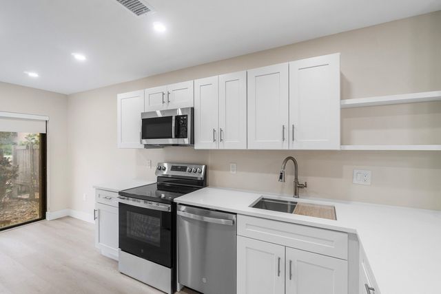 16 Stratford Drive E C, Boynton Beach, FL 33436