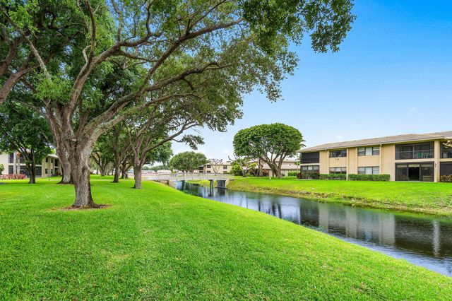 16 Stratford Drive E C, Boynton Beach, FL 33436