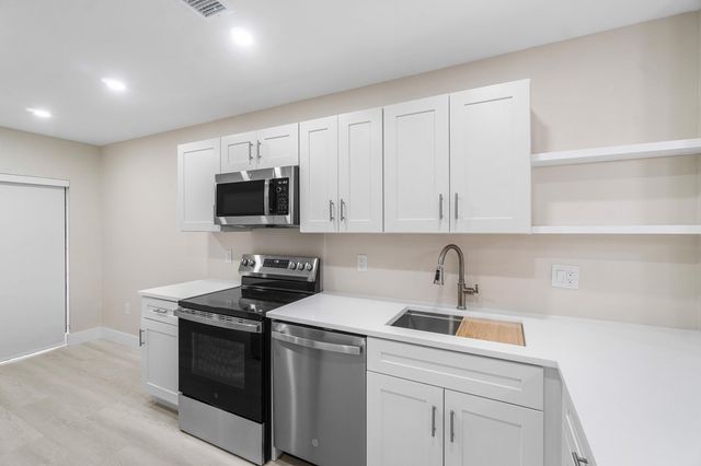 16 Stratford Drive E C, Boynton Beach, FL 33436