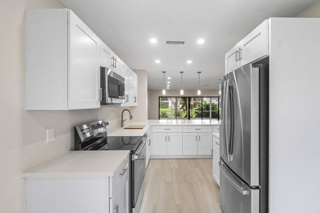 16 Stratford Drive E C, Boynton Beach, FL 33436