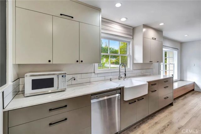 22908 Leonora, Woodland Hills, CA 91367