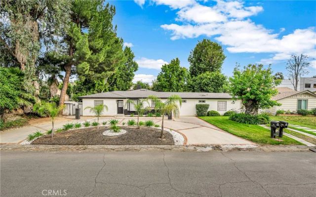 22908 Leonora, Woodland Hills, CA 91367